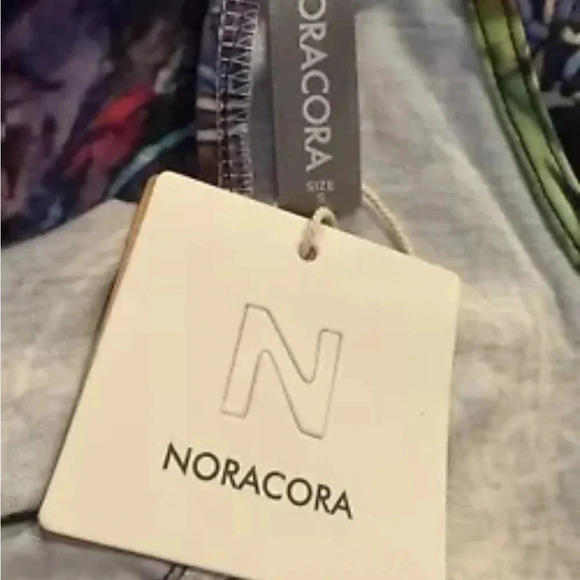 NWT Noracora Floral Print Halter Midi Dress Women’s Size Small (1278) - Picture 3 of 4